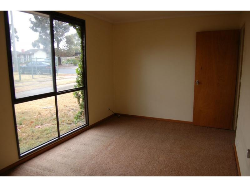 8 Hodgson Street, Darley VIC 3340