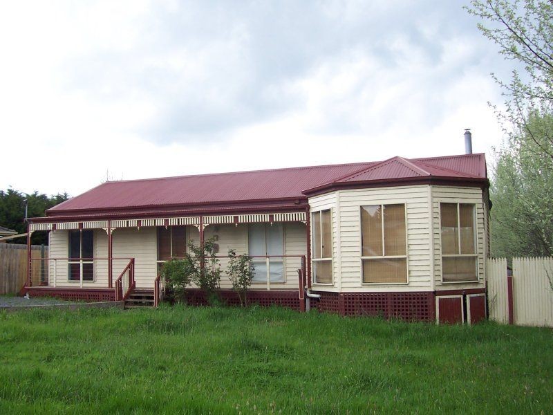 7 Gosling Street, Ballan VIC 3342