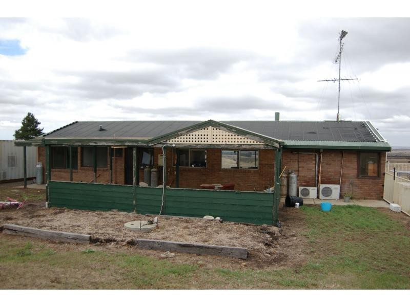144 Old Western Highway, Myrniong VIC 3341