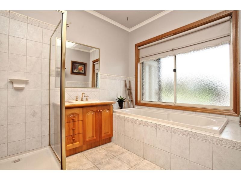 58 Clifton Drive, Clifton Park, Bacchus Marsh VIC 3340