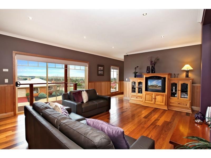 58 Clifton Drive, Clifton Park, Bacchus Marsh VIC 3340