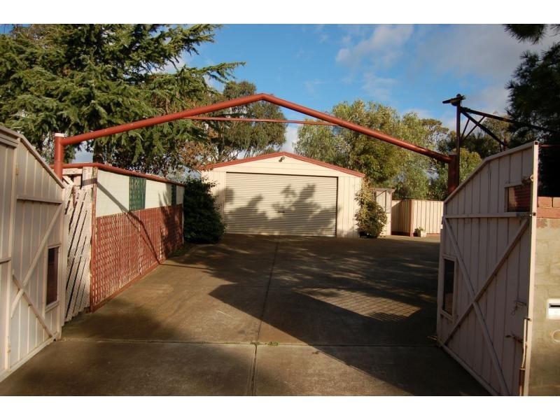 10 Barry Street, Bacchus Marsh VIC 3340
