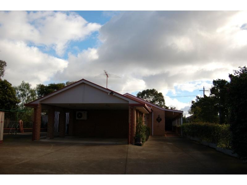 10 Barry Street, Bacchus Marsh VIC 3340
