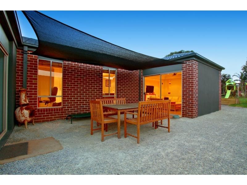 27 Burbidge Drive, Panorama Estate, Bacchus Marsh VIC 3340