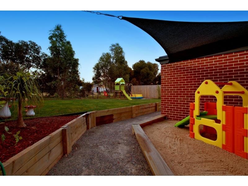 27 Burbidge Drive, Panorama Estate, Bacchus Marsh VIC 3340