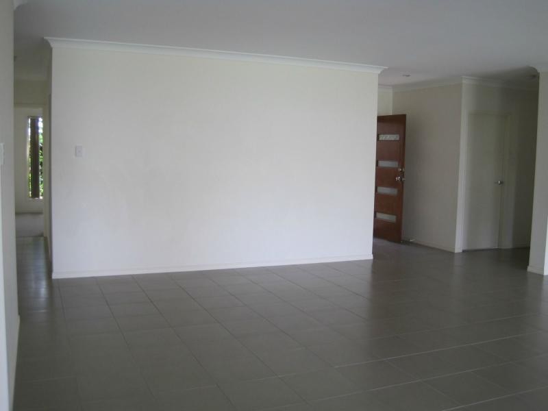 33 Lauradale Crescent, Ormeau QLD 4208