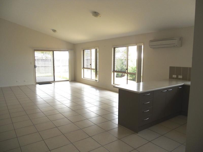 17 Penneshaw Crescent, Ormeau QLD 4208