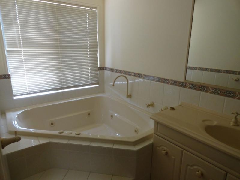 9 Kismet Court, Yatala QLD 4207