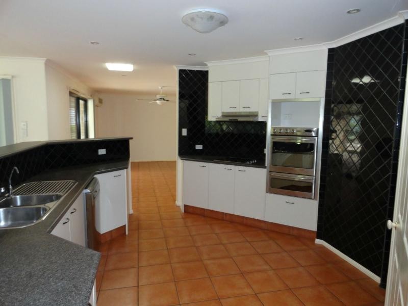 9 Kismet Court, Yatala QLD 4207