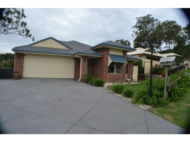 8 Macintosh Court, Ormeau QLD 4208
