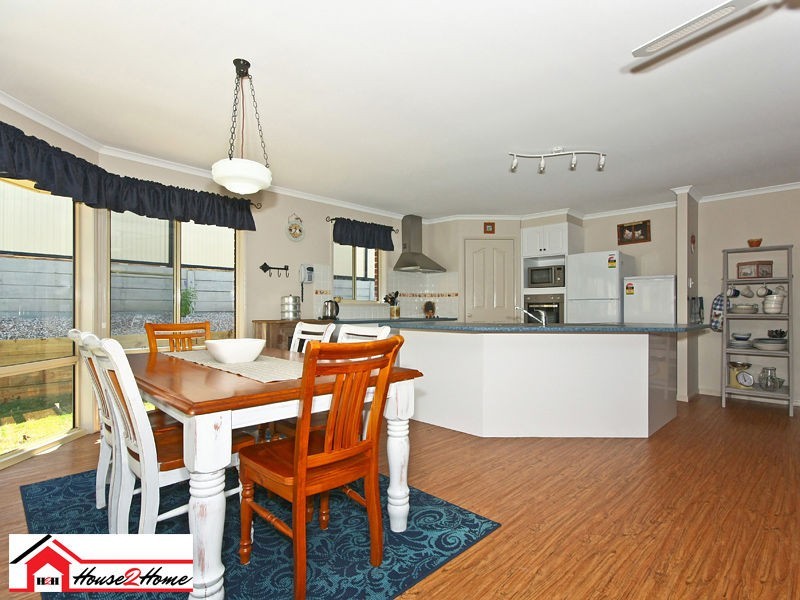 8 Macintosh Court, Ormeau QLD 4208