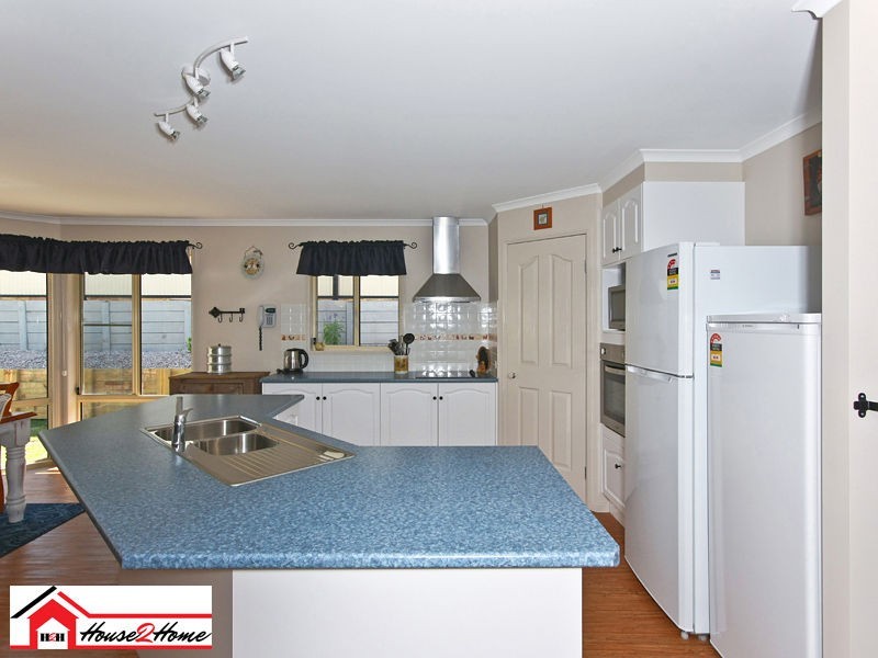 8 Macintosh Court, Ormeau QLD 4208