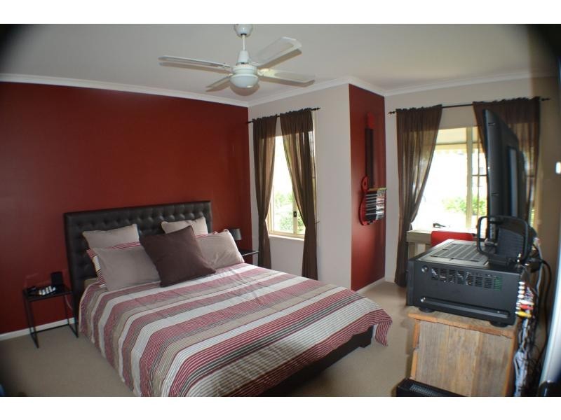 8 Macintosh Court, Ormeau QLD 4208