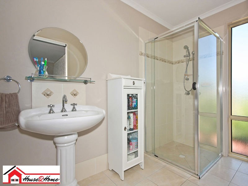 8 Macintosh Court, Ormeau QLD 4208