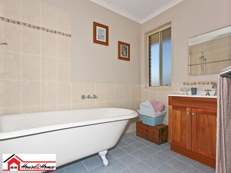 8 Macintosh Court, Ormeau QLD 4208