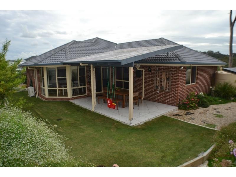 8 Macintosh Court, Ormeau QLD 4208