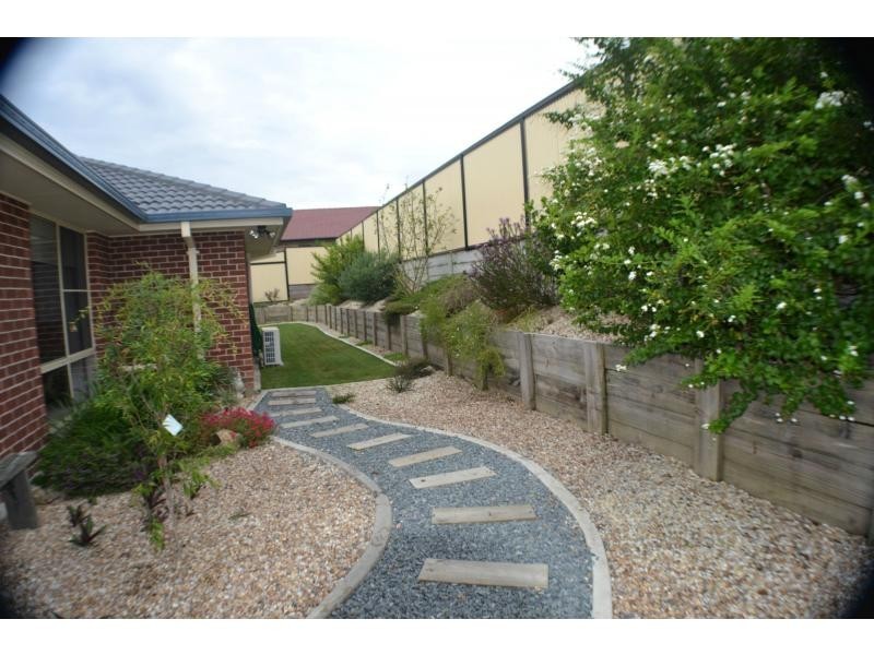 8 Macintosh Court, Ormeau QLD 4208