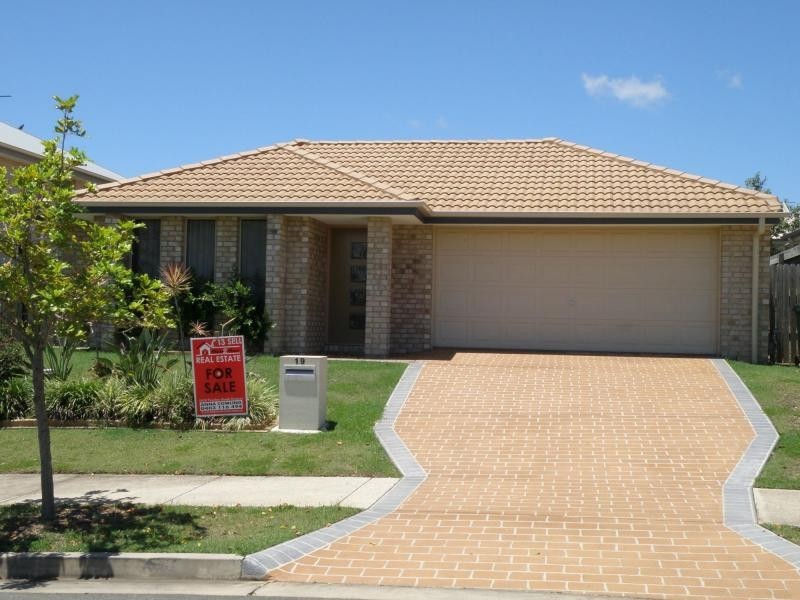 19 Moonie Drive, Coomera QLD 4209