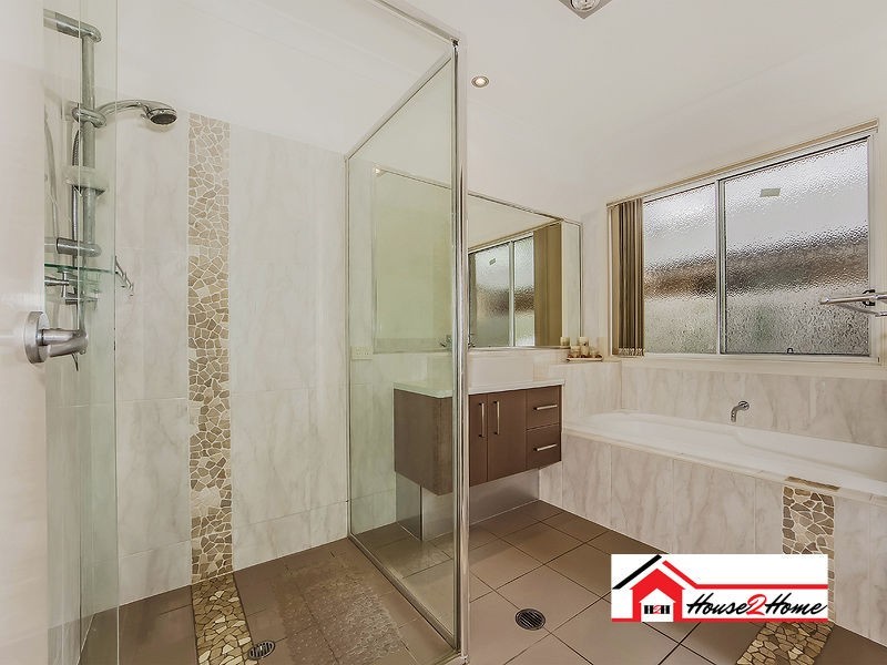 12 Pincally Crescent, Ormeau QLD 4208