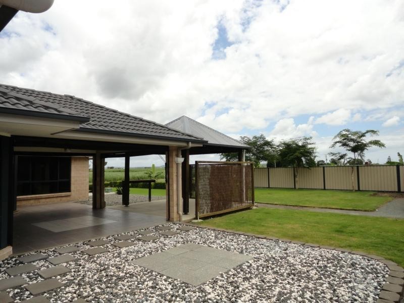 34 School Road, Woongoolba QLD 4207