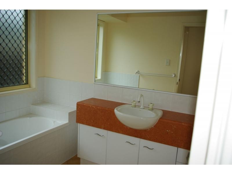 37 Gawain Drive, Ormeau QLD 4208