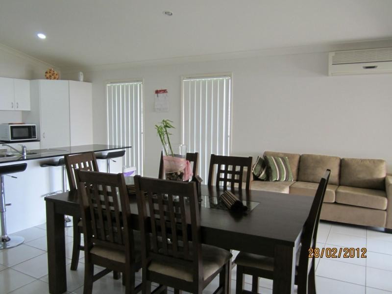 27 Charlton Crescent, Ormeau QLD 4208