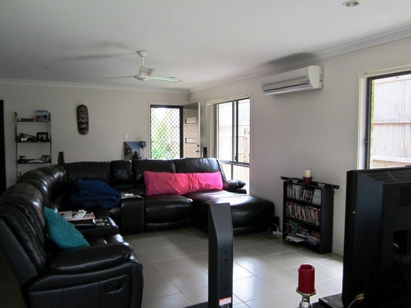 1/4 Blossom Street, Pimpama QLD 4209