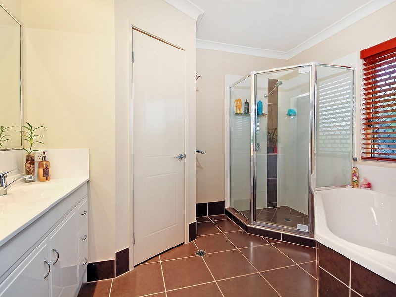 11 Hazelmere Crescent, Ormeau QLD 4208