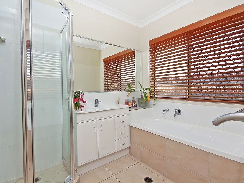 11 Hazelmere Crescent, Ormeau QLD 4208