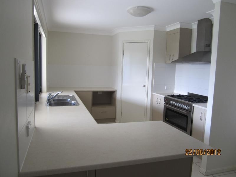 16 Summerlea Crescent, Jacobs Ridge, Ormeau QLD 4208