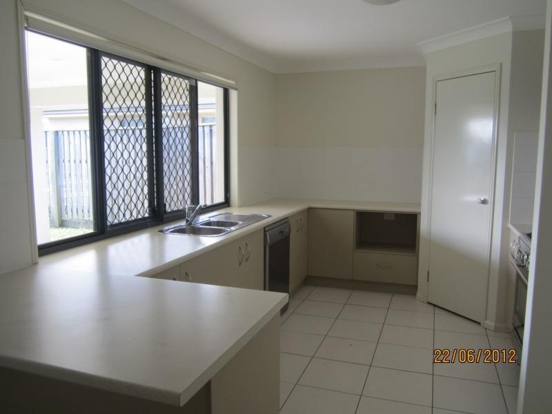 16 Summerlea Crescent, Jacobs Ridge, Ormeau QLD 4208