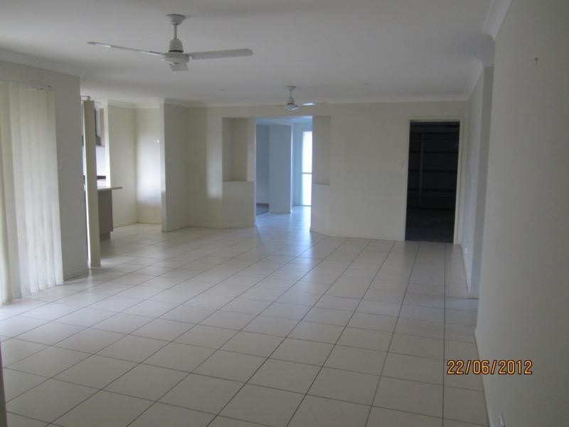 16 Summerlea Crescent, Jacobs Ridge, Ormeau QLD 4208