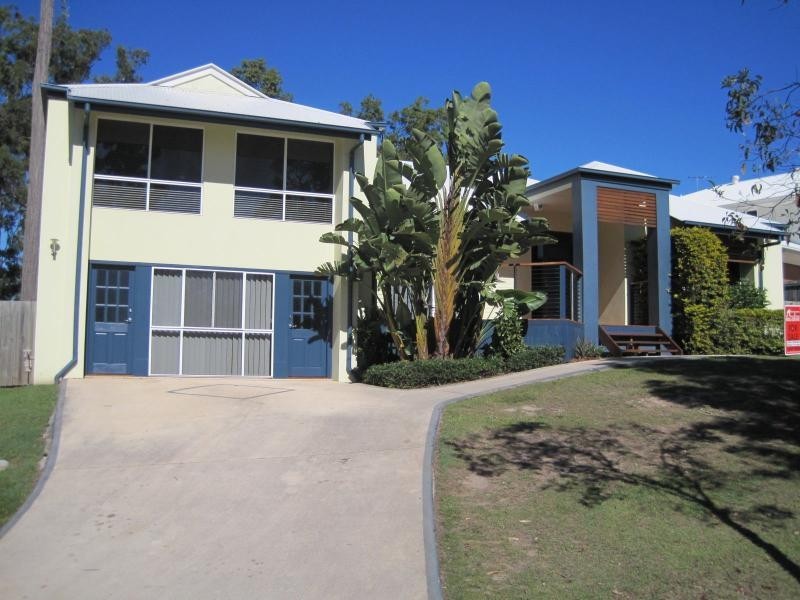4 Peachester Close, Ormeau QLD 4208