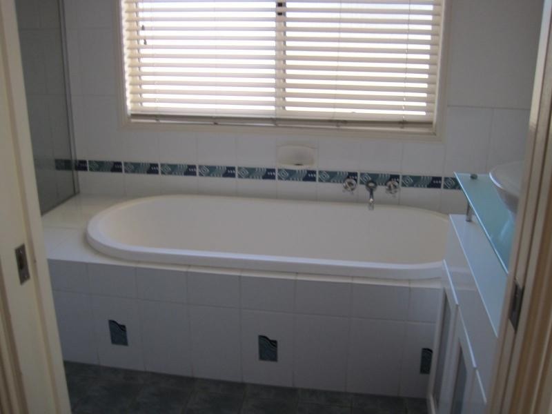 4 Peachester Close, Ormeau QLD 4208