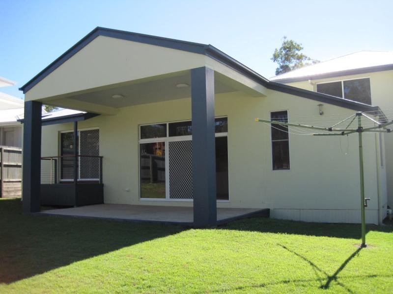 4 Peachester Close, Ormeau QLD 4208