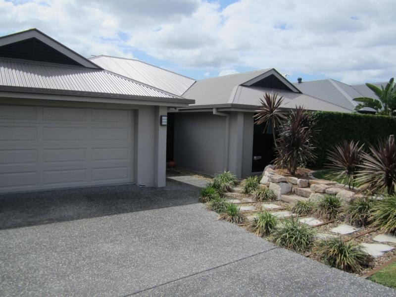3 Lilyvale Crescent, Ormeau QLD 4208