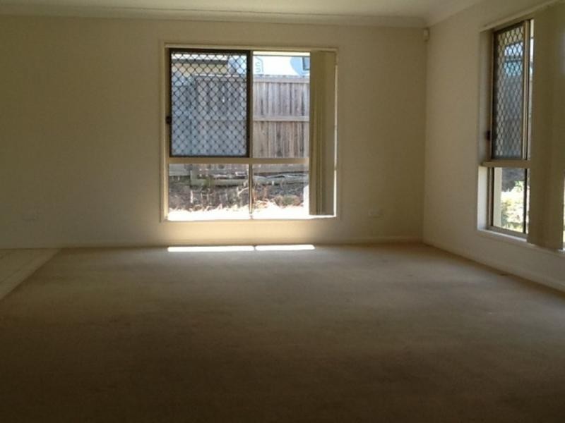 12 Lauradale Crescent, Ormeau QLD 4208