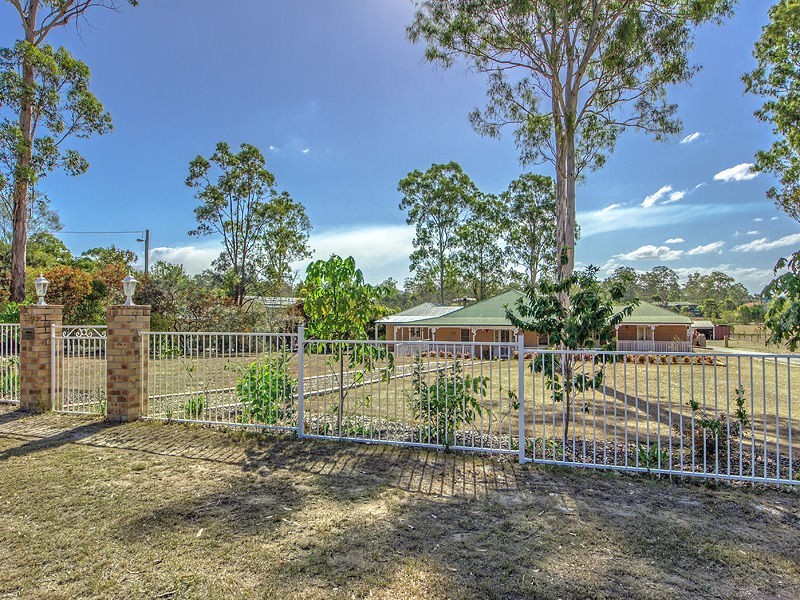 38 Sears Road, Yatala QLD 4207