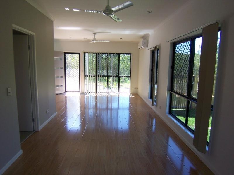 2/39 Bull Road, Pimpama QLD 4209