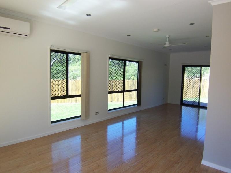 2/39 Bull Road, Pimpama QLD 4209