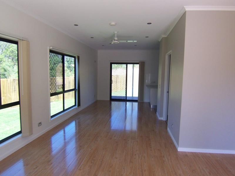 2/39 Bull Road, Pimpama QLD 4209