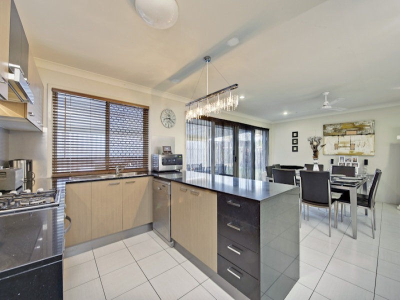 17 Rockwood Drive, Ormeau QLD 4208