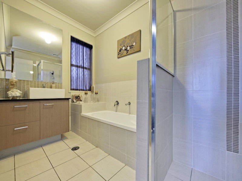 17 Rockwood Drive, Ormeau QLD 4208