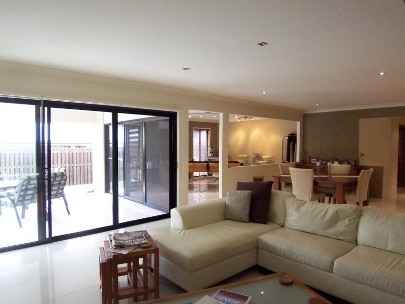 9 Lauradale Crescent, Ormeau QLD 4208