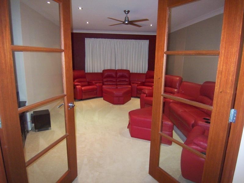 9 Lauradale Crescent, Ormeau QLD 4208