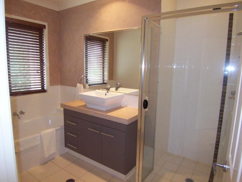 9 Lauradale Crescent, Ormeau QLD 4208