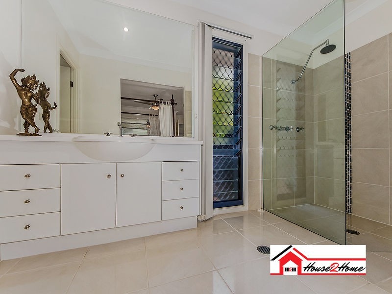 17 Lauradale Crescent, Ormeau QLD 4208