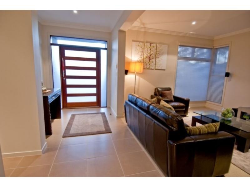 44 Lauradale Crescent, Ormeau QLD 4208