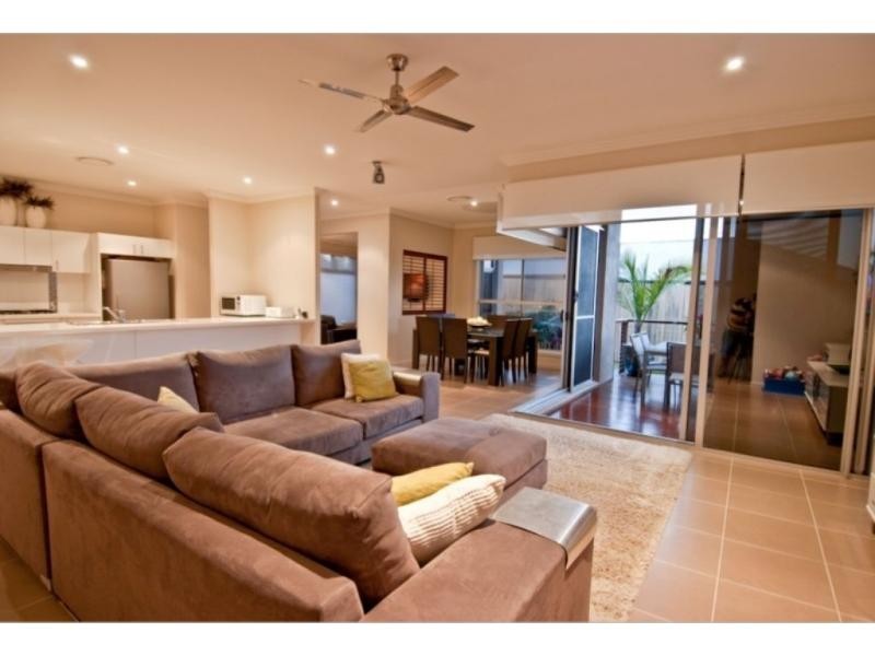 44 Lauradale Crescent, Ormeau QLD 4208