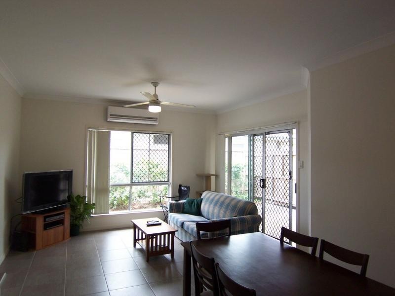 8/30-42 Cotswold Street, Mount Warren Park QLD 4207